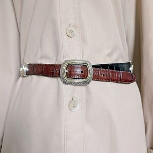 Vintage 80s Western Bohemian Sliver & Gold Concho Genuine Leather Belt